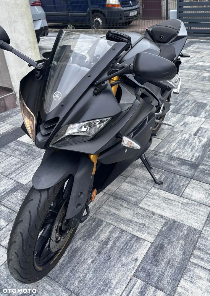 Yamaha YZF - 4