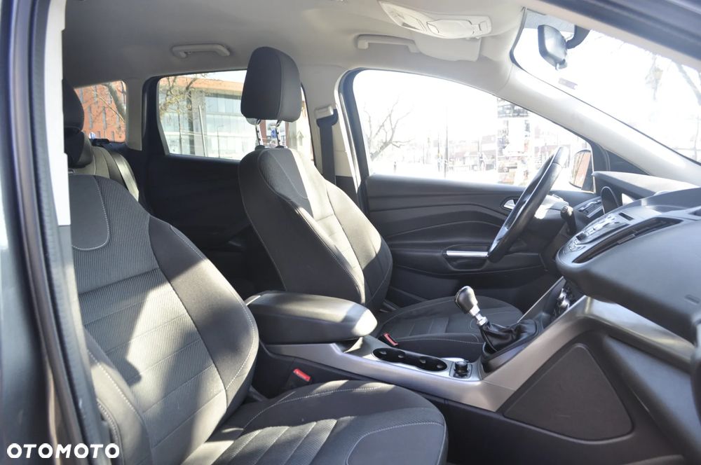 Ford Kuga 1.5 EcoBoost 2x4 Titanium - 11