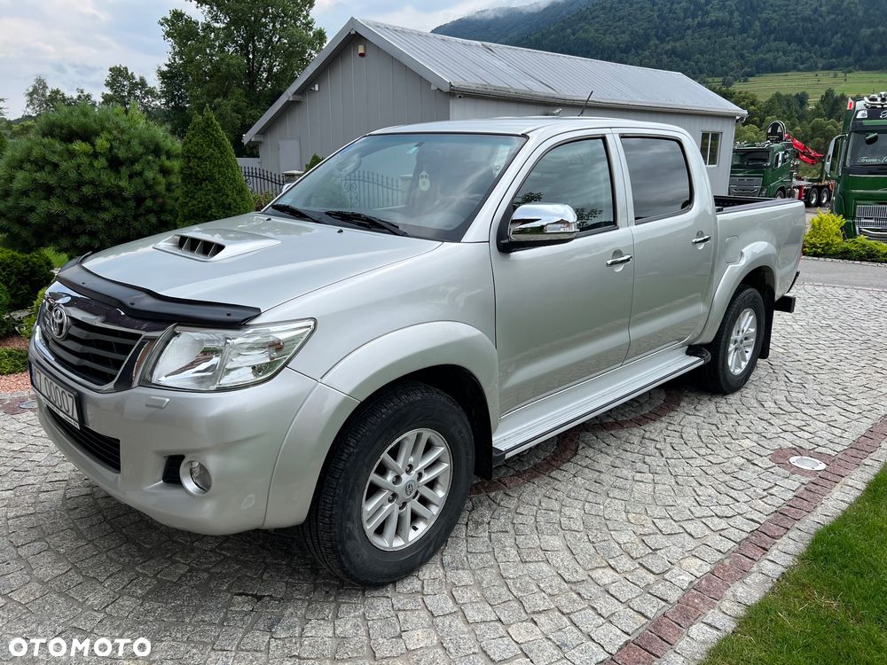 Toyota Hilux 3.0 D-4D Invincible - 1