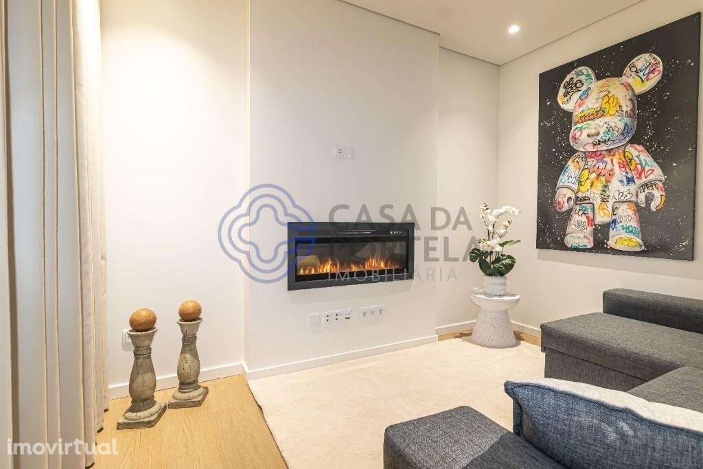 APARTAMENTO T2 COMPLETAMENTE RENOVADO, DECORADO E MOBILADO - Grande imagem: 3/52