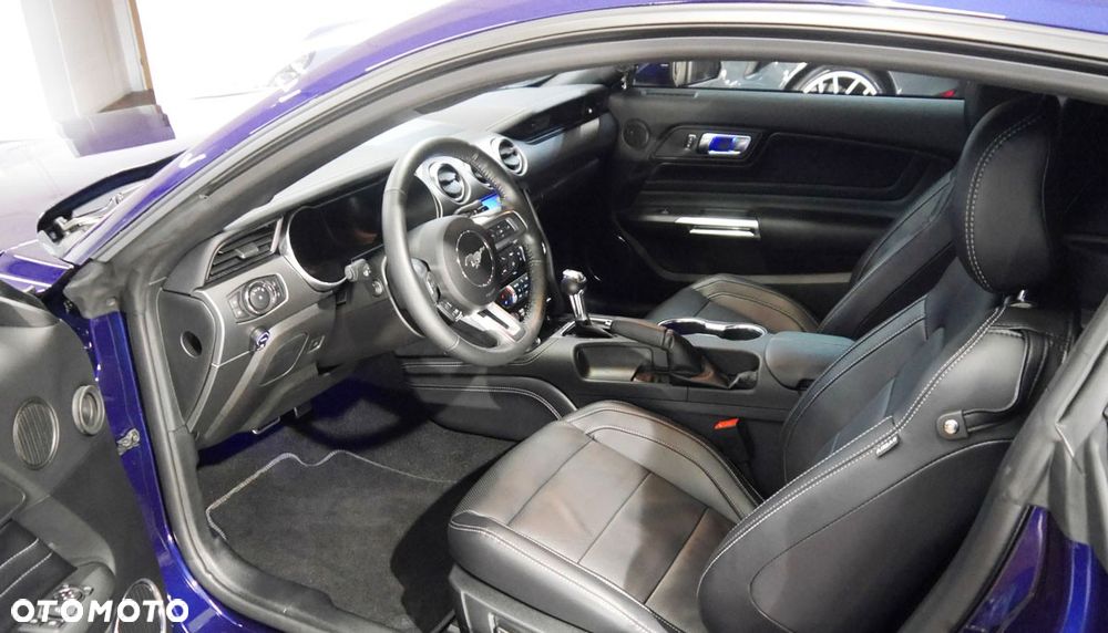 Ford Mustang - 8