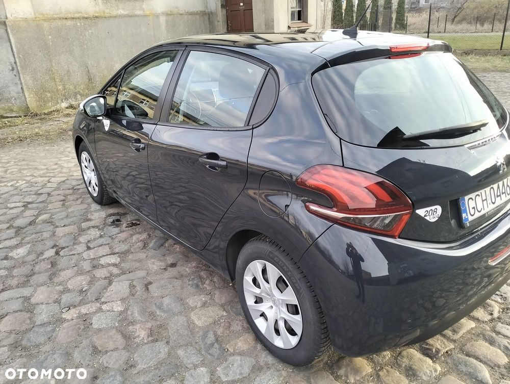 Peugeot 208 - 4