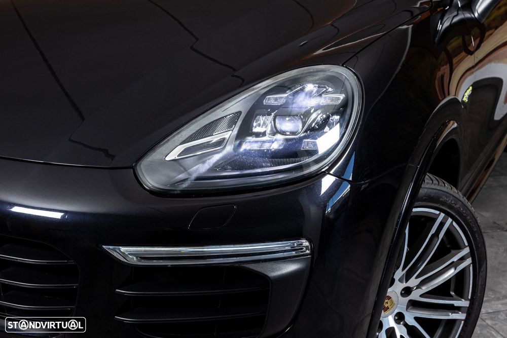 Porsche Cayenne S E-Hybrid - 7