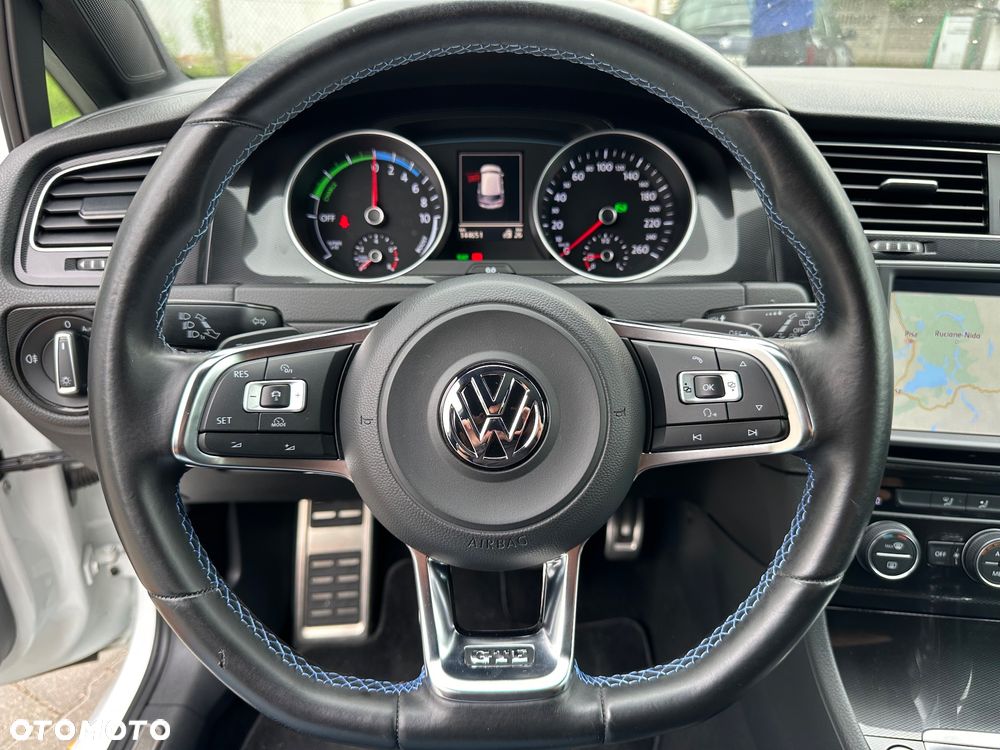 Volkswagen Golf - 14