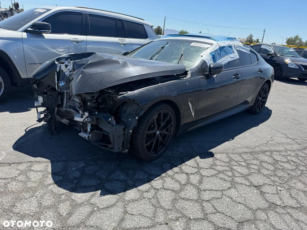 BMW Seria 8 - 16