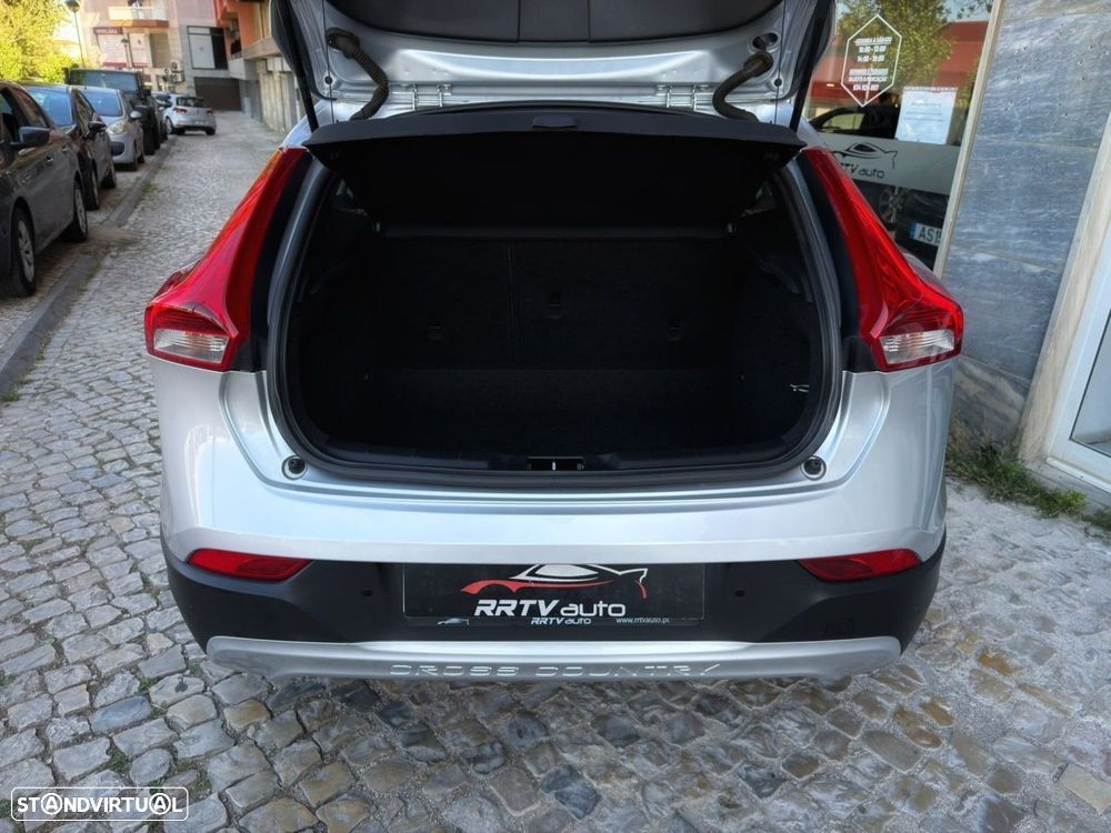Volvo V40 Cross Country 1.6 D2 Momentum - 20