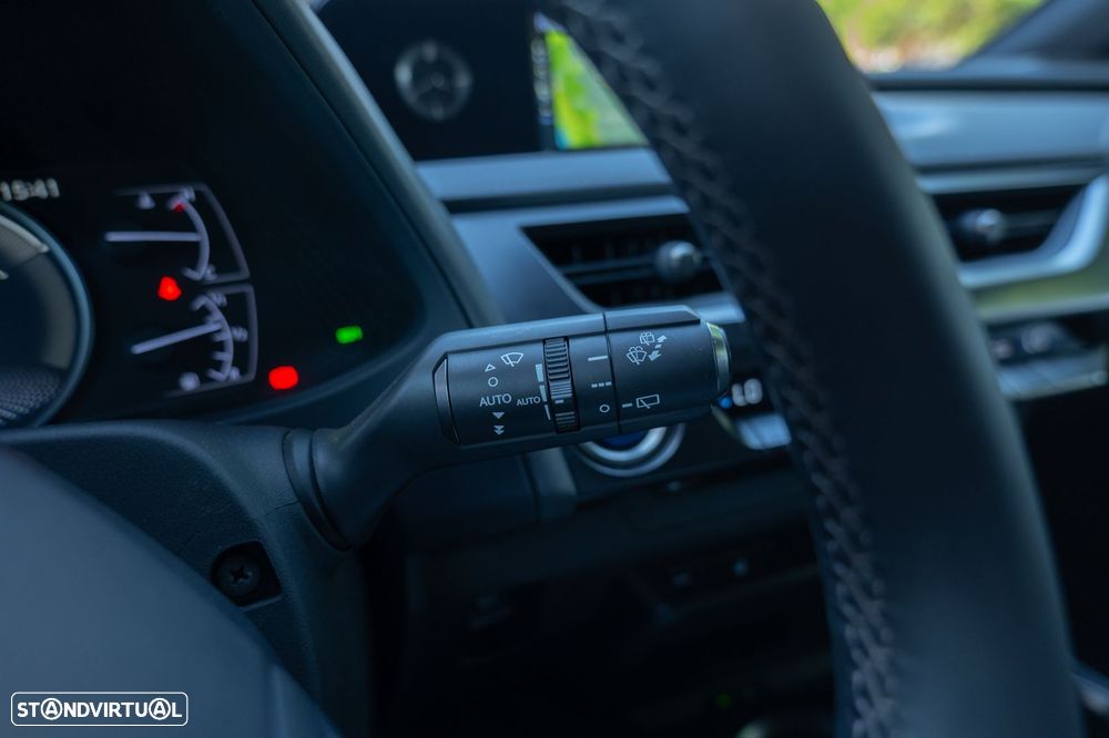 Lexus UX Special Edition (LCA) — fotografia 23