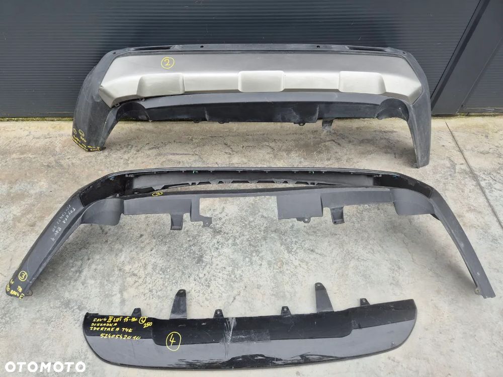 ZDERZAK TYŁ TOYOTA RAV 4 V - 11