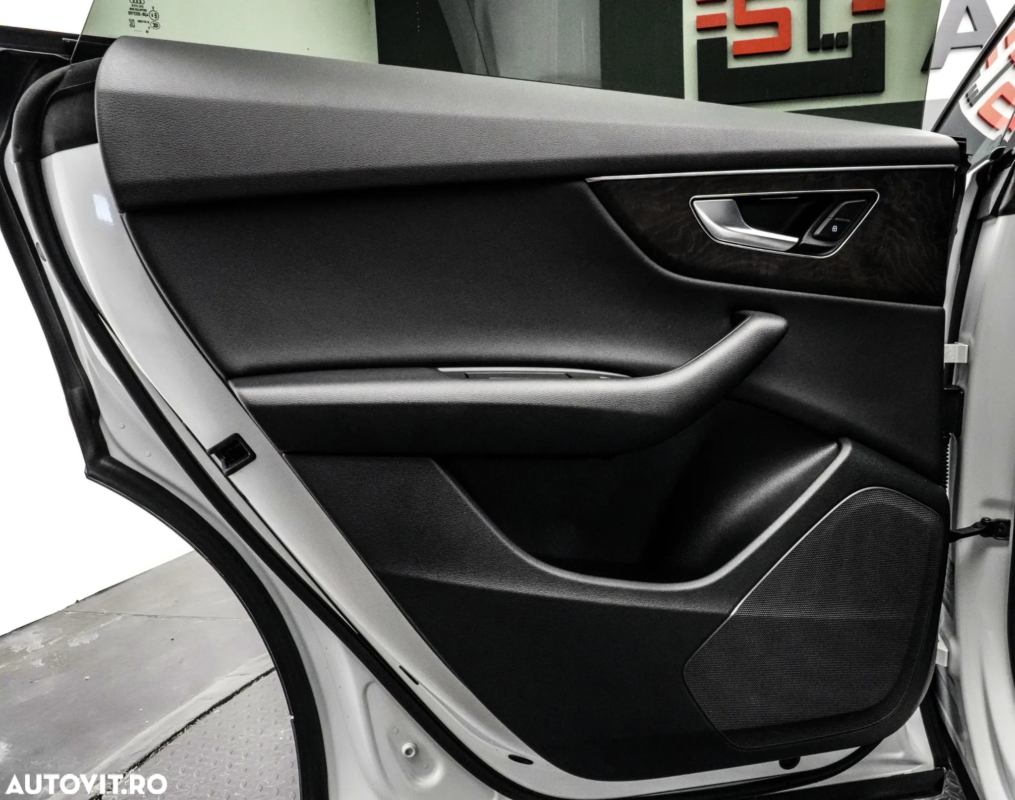 Audi Q8 3.0 55 TFSI quattro Tiptronic MHEV - 26