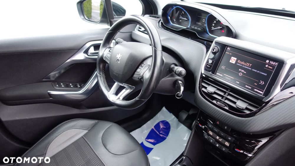 Peugeot 2008 1.2 Pure Tech Allure S&S - 34