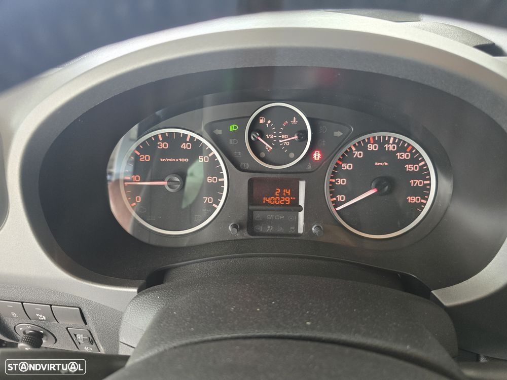 Peugeot Partner BlueHDi 120 Stop&Start Allure — fotografia 19