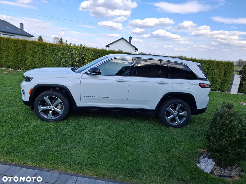 Jeep Grand Cherokee - 20
