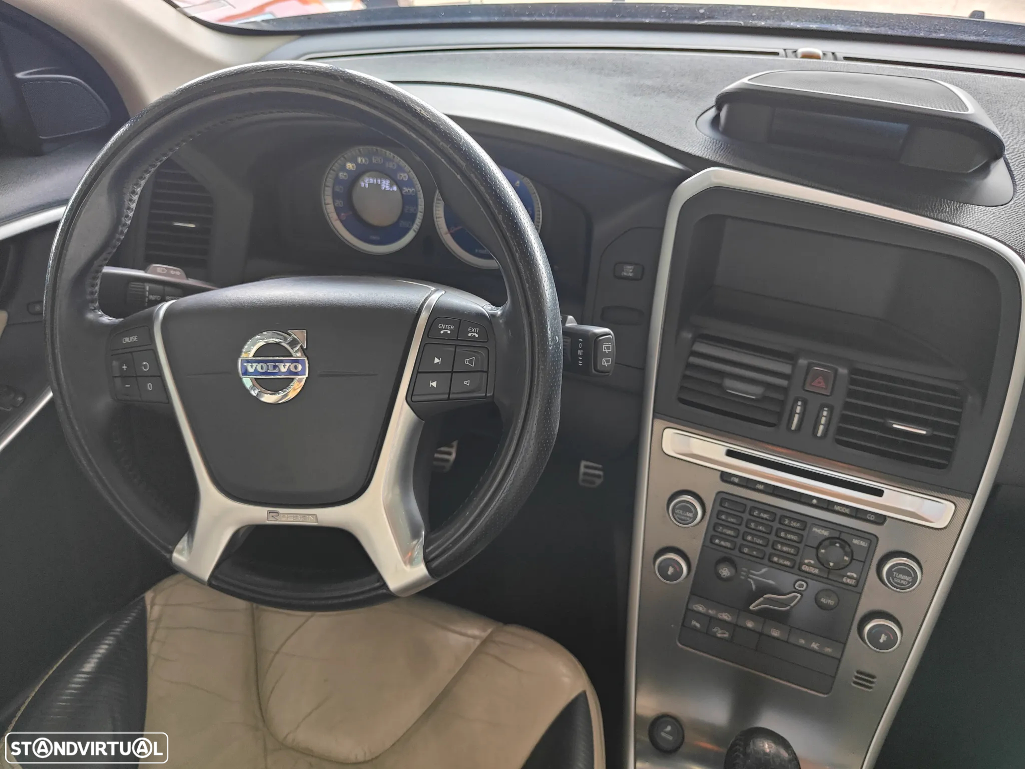 Volvo XC 60 2.4 D5 R-Design AWD Start/Stop - 15