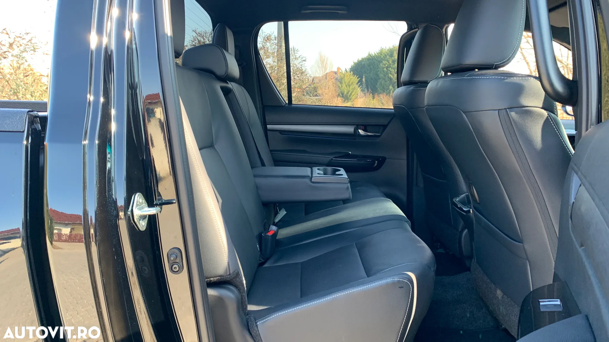 Toyota Hilux 2.8D 204CP 4x4 Double Cab AT MHEV Invincible Color Edition (3E5) - 23
