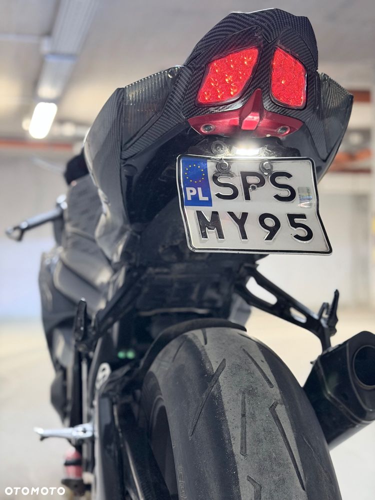 Suzuki GSX-R - 10