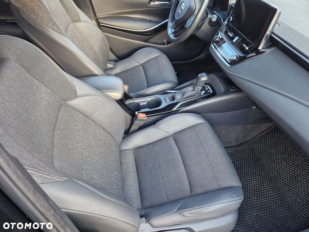 Toyota Corolla 2.0 Hybrid Executive - 15