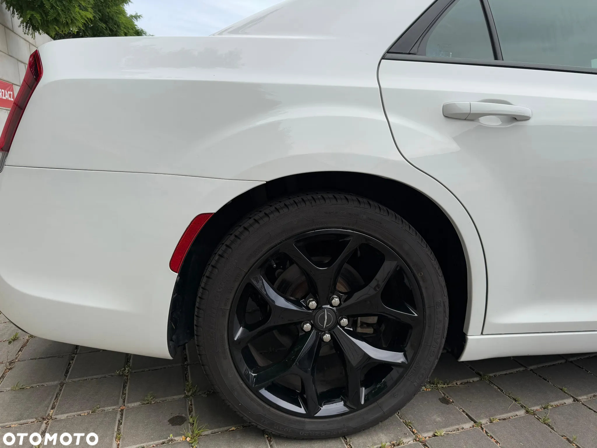 Chrysler 300s - 11