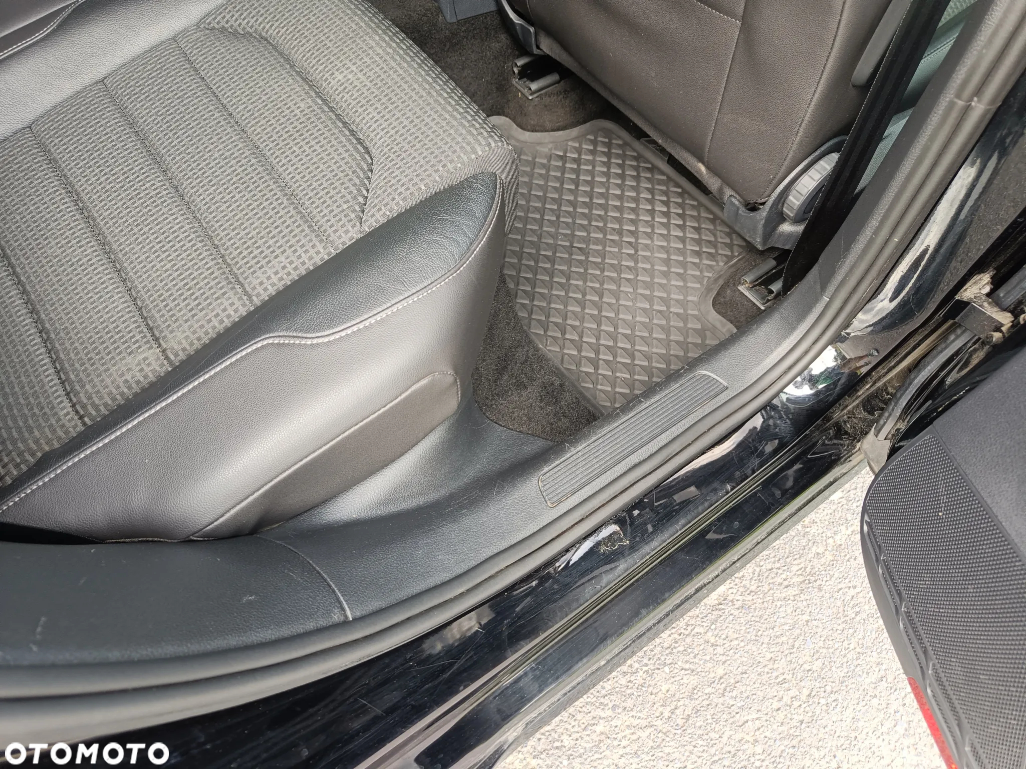 Volkswagen Golf - 34