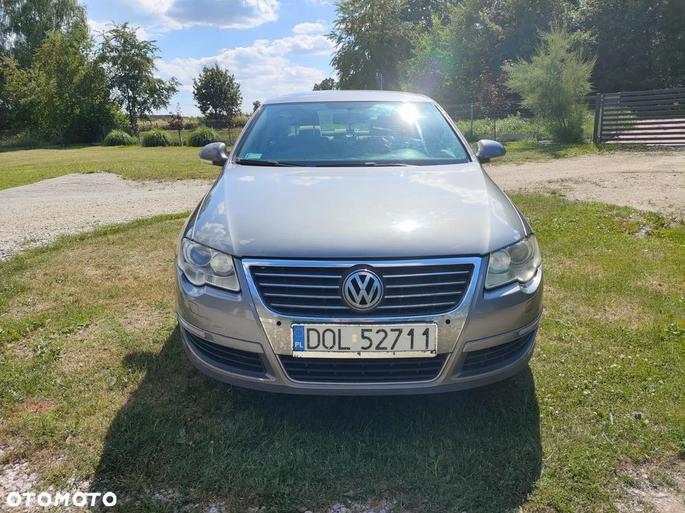 Volkswagen Passat 2.0 FSI Comfortline - 2
