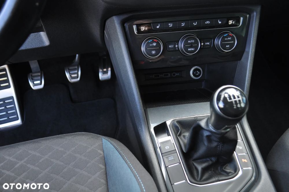 Volkswagen Tiguan 1.5 TSI ACT OPF Comfortline - 19