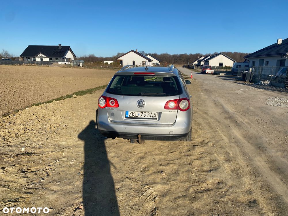 Volkswagen Passat 2.0 TDI Highline DSG - 2