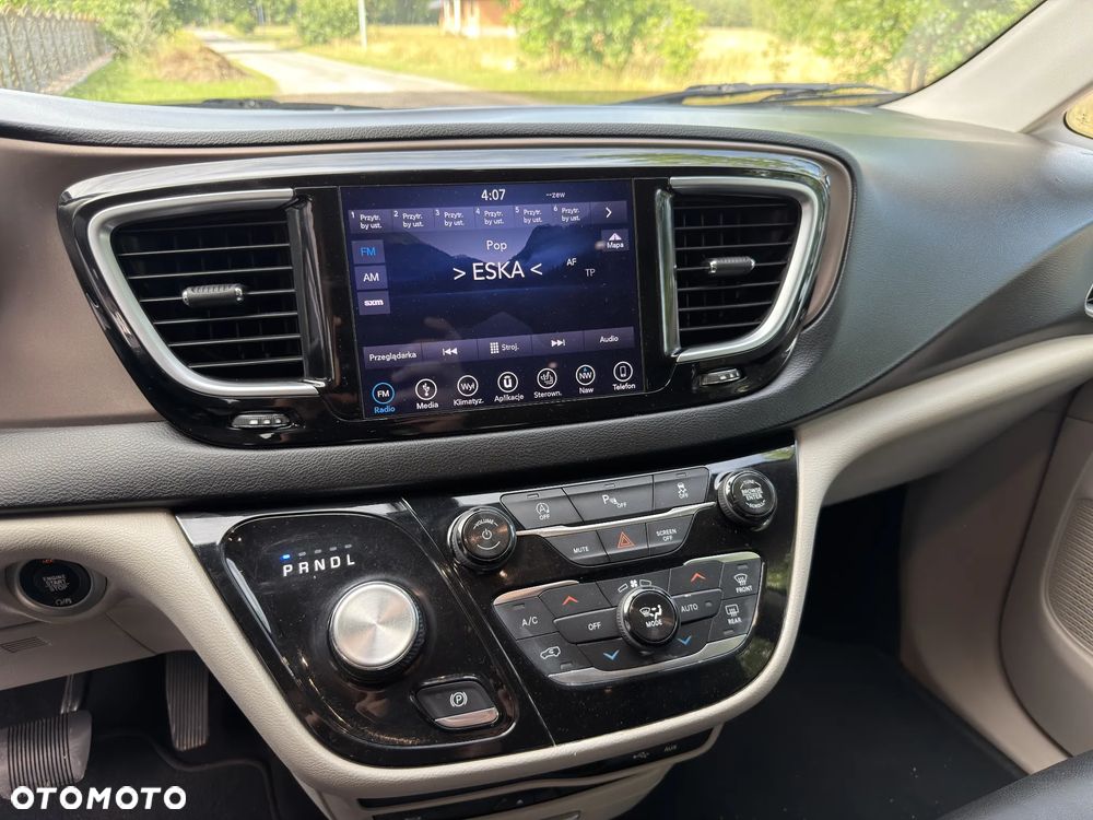 Chrysler Pacifica - 21