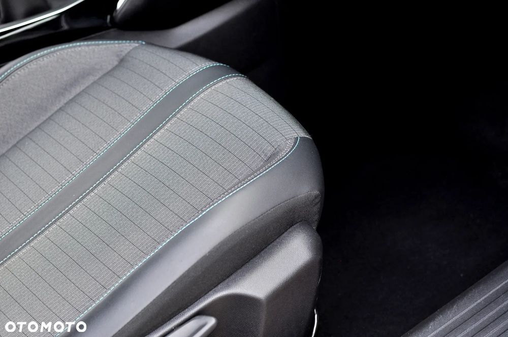 Peugeot 2008 BlueHDi 110 Allure Pack - 22
