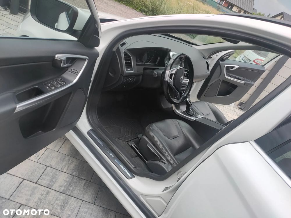 Volvo XC 60 D3 Drive-E Momentum - 27