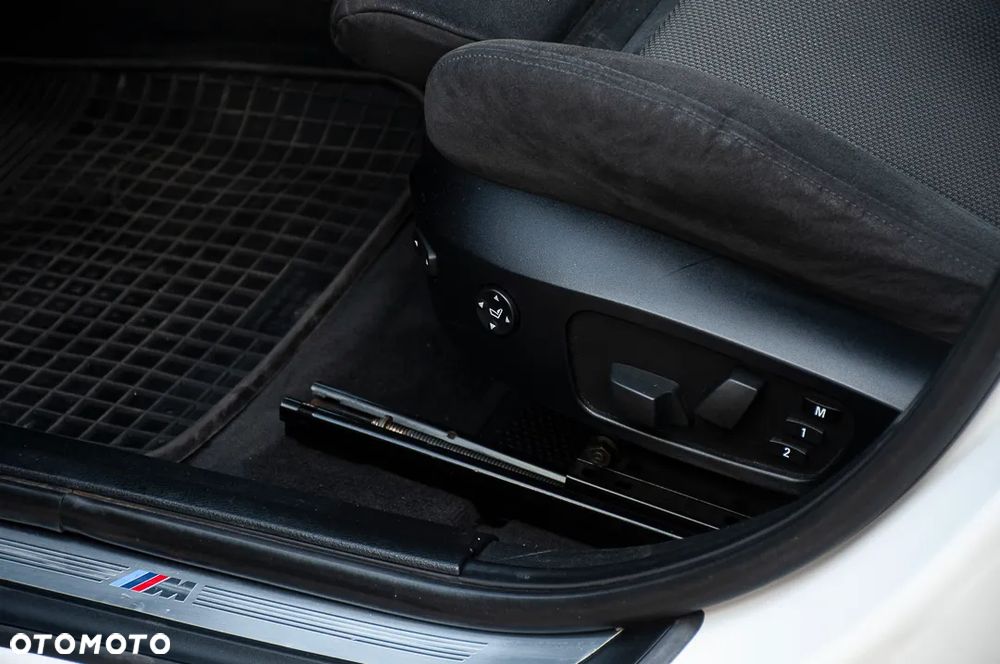 BMW X1 xDrive20d - 23