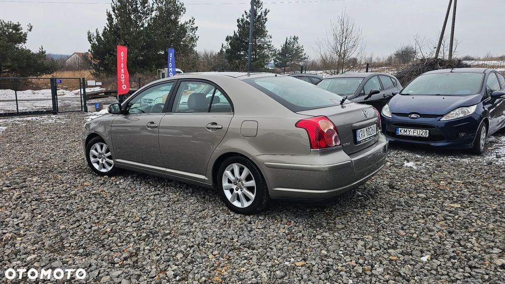 Toyota Avensis 2.0 D-4D 2010 - 9