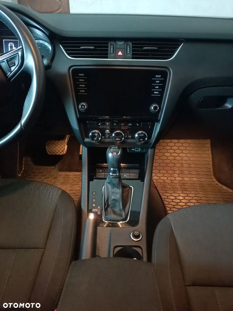 Skoda Octavia 2.0 TDI Style DSG - 9