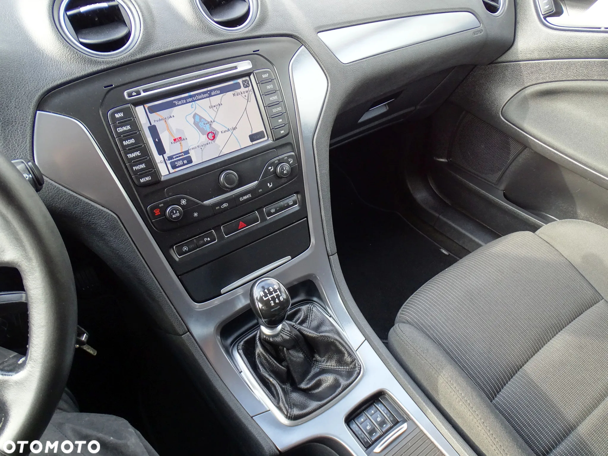 Ford Mondeo 1.6 T Ghia - 19
