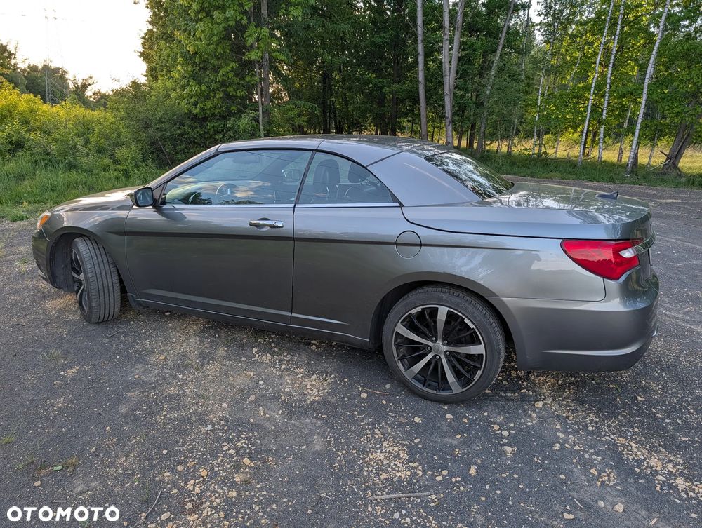 Chrysler 200 - 8