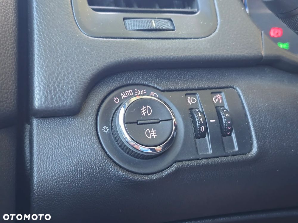 Opel Insignia 2.0 CDTI EcoFLEX Cosmo - 33