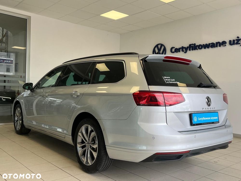 Volkswagen Passat Variant 2.0 TDI EVO Business DSG - 9