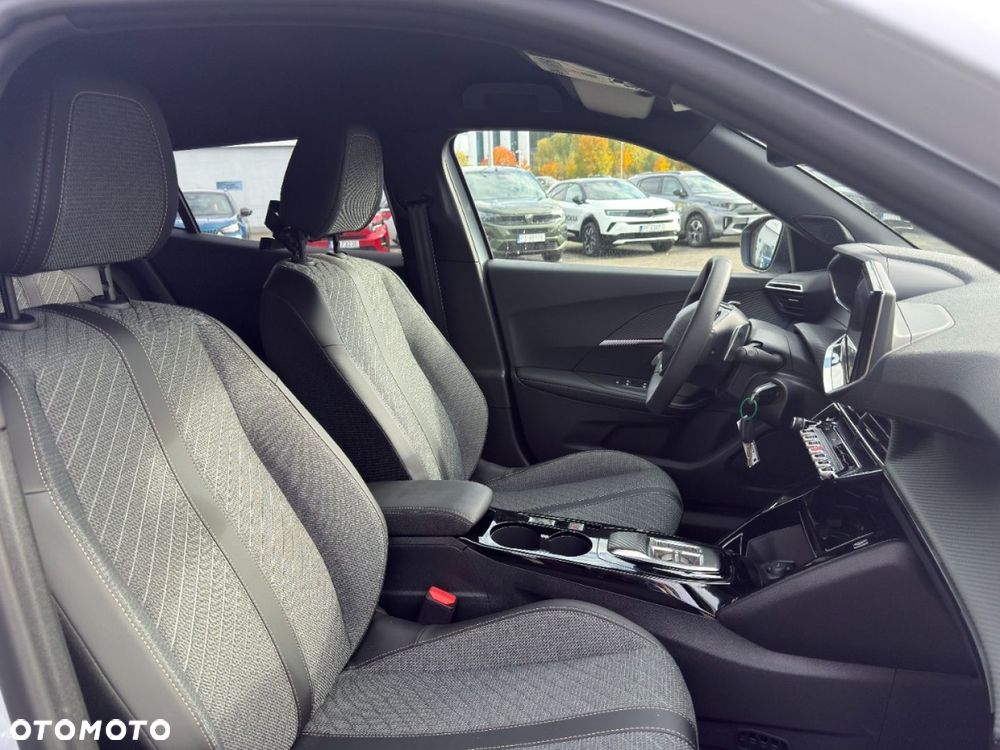 Peugeot 2008 PureTech mHEV Allure e-DCS6 - 24