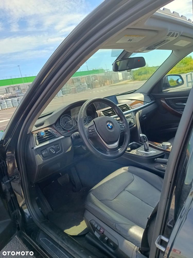 BMW Seria 3 328i xDrive - 11