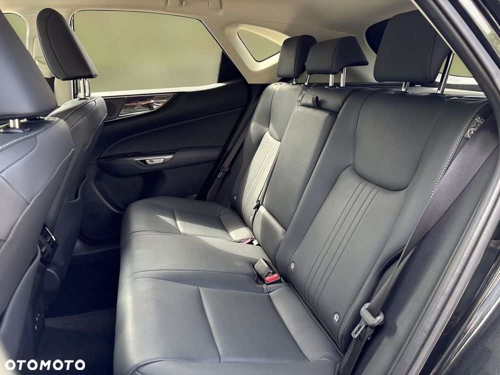 Lexus NX 350h Business AWD - 13