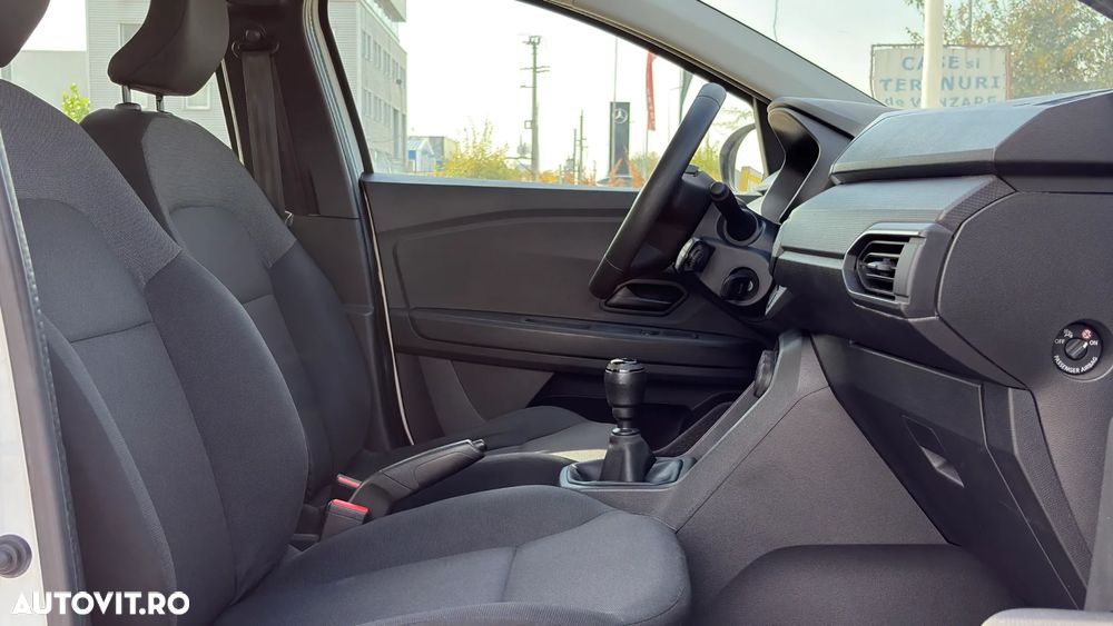 Dacia Sandero SCe 65 Essential - 24