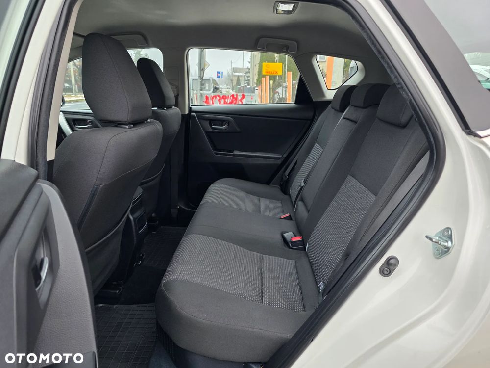 Toyota Auris - 16