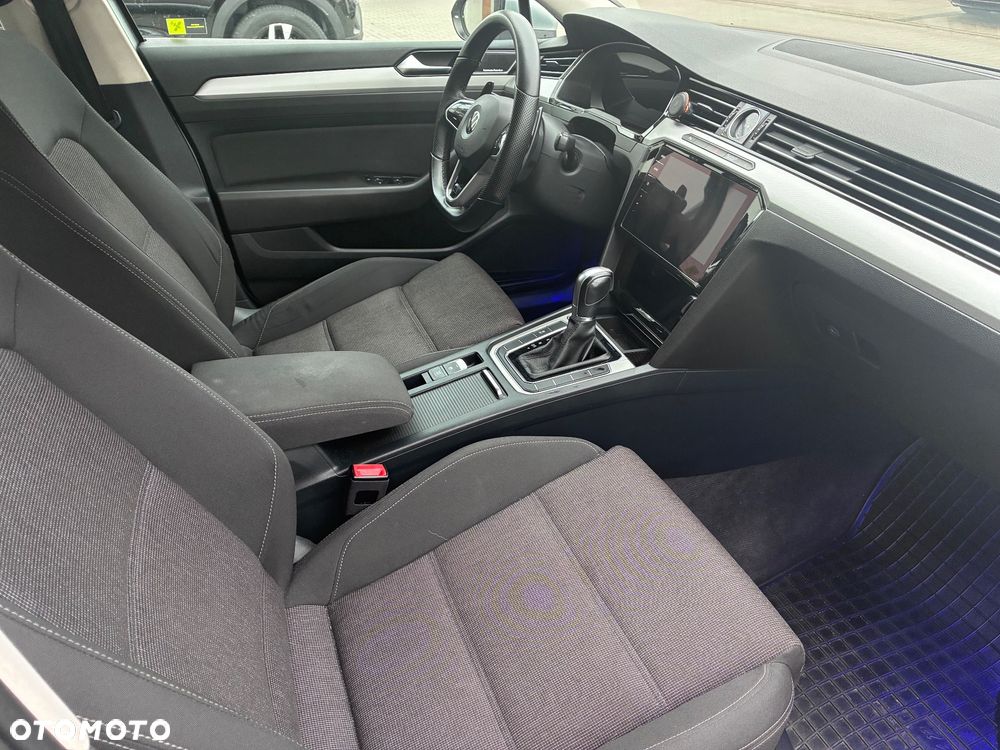 Volkswagen Passat 2.0 TDI BMT Comfortline DSG - 9