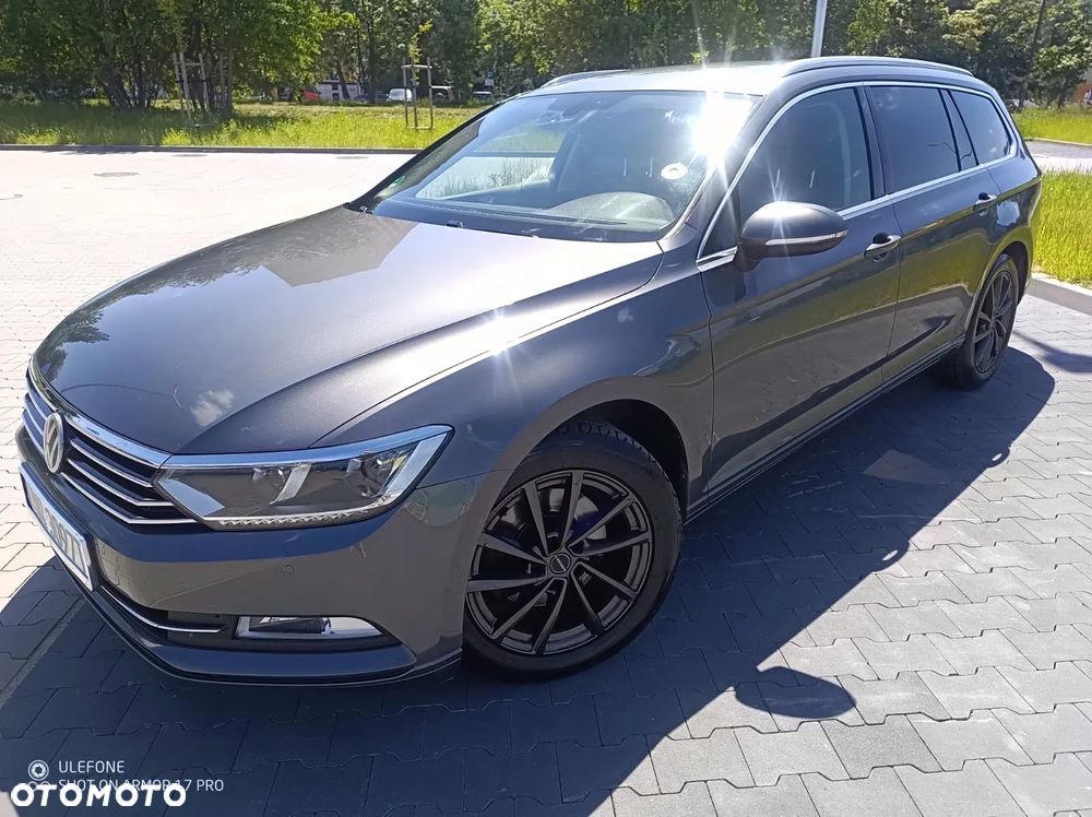 Volkswagen Passat - 1