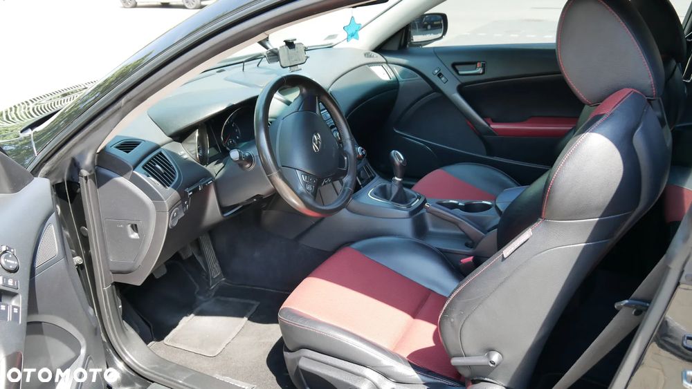 Hyundai Genesis Coupe 2.0 TCI Executive - 6