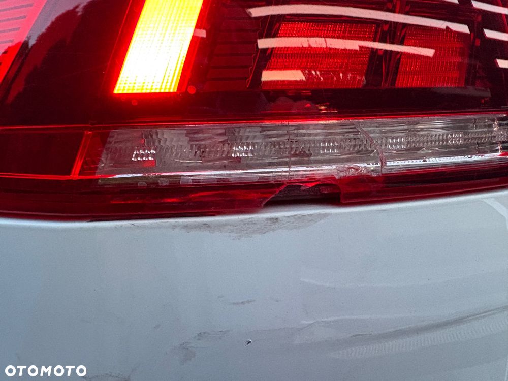 Volkswagen Passat Variant 2.0 TDI EVO Elegance DSG - 9