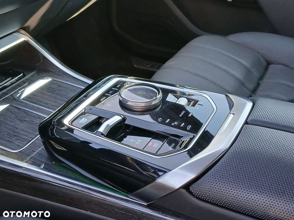 BMW i7 - 19