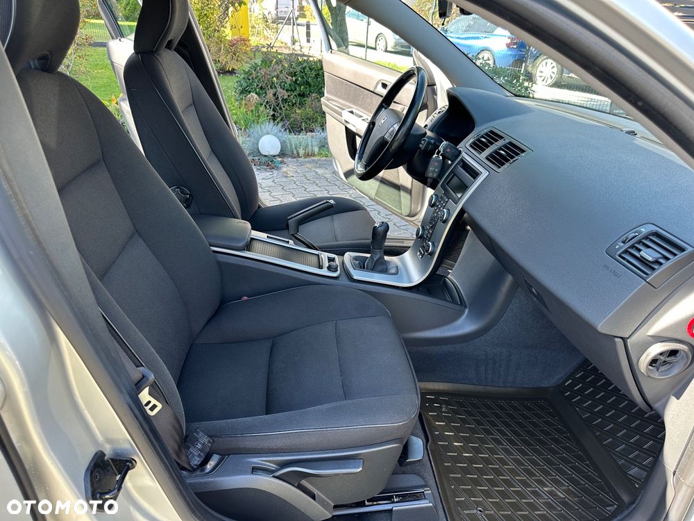 Volvo V50 1.6D DPF DRIVe Momentum - 23