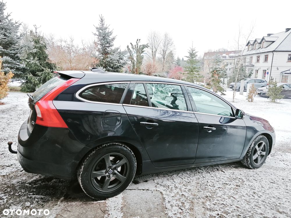 Volvo V60 D4 Drive-E Dynamic Edition (Momentum) - 8