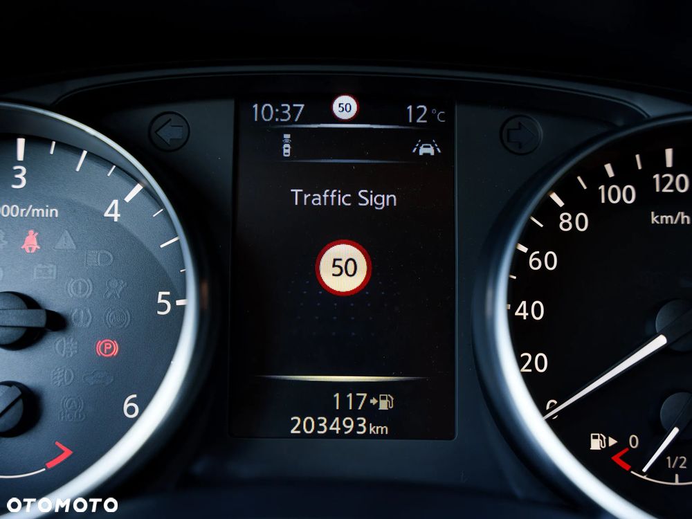 Nissan Qashqai 1.5 dCi N-Connecta - 26