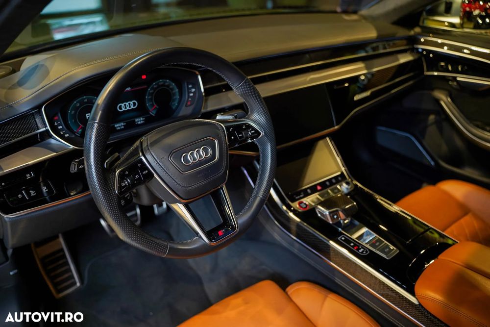 Audi S8 - 33