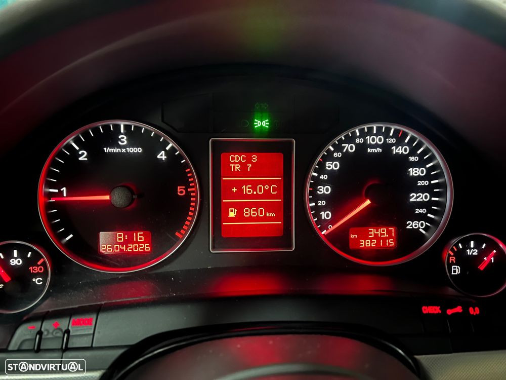 Audi A4 Avant 2.0 TDi - 9